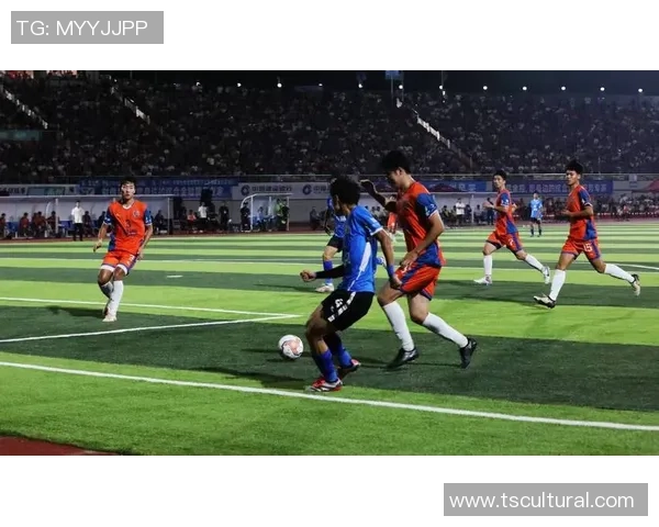 金鱼眼的足球明星如何在绿茵场上闪耀光芒与魅力